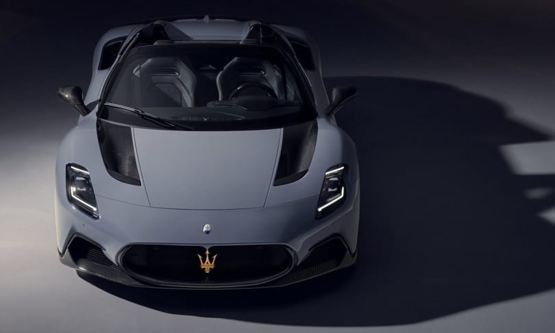 711 lóerős lett a Maserati nyitott tetős szupersportkocsija