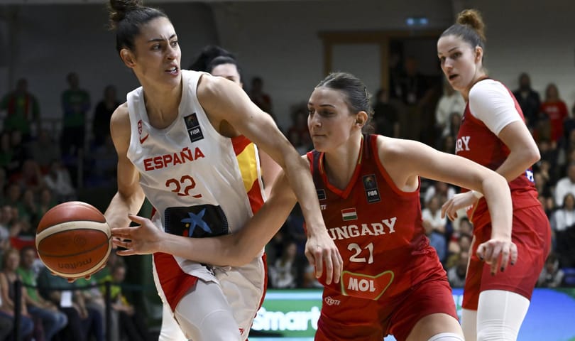 Oda az olimpia, zsebben lévő meccset vesztett el a magyar női kosárlabda-válogatott