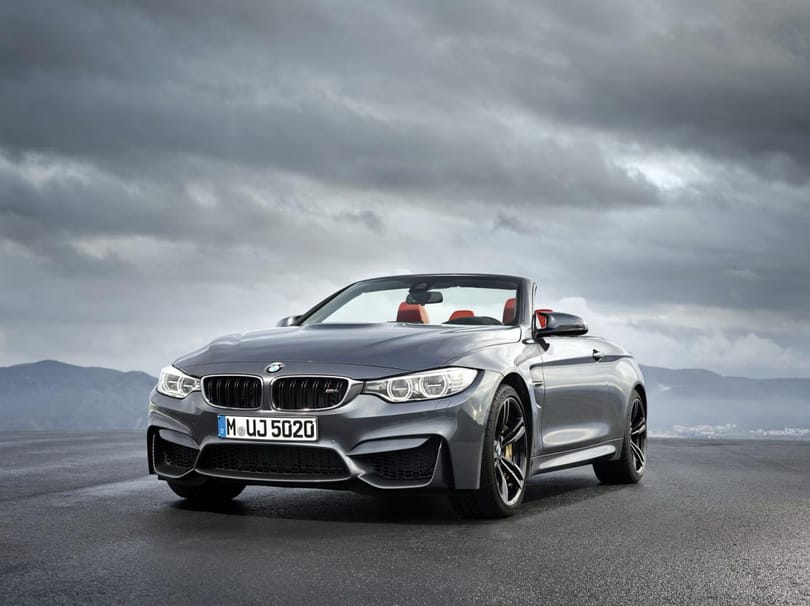 Itt a tavasz és vele a BMW brutális kabriója