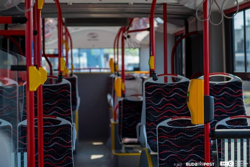 Elhajtott a külföldiek csomagjaival a trolibuszvezető