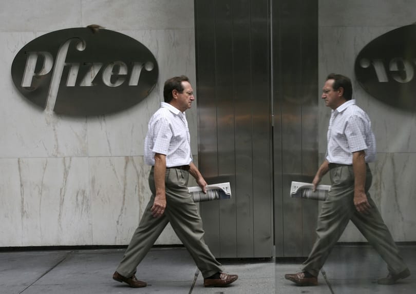 Nem nyugszik a Pfizer