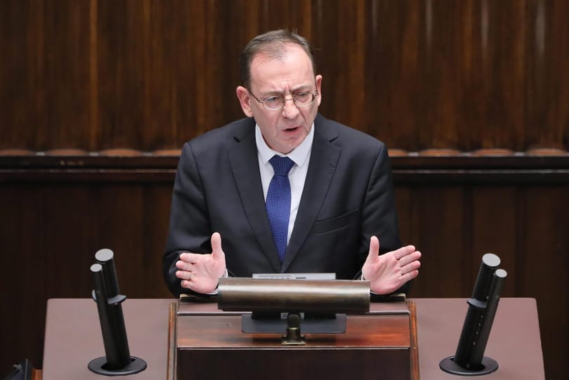 Letartóztatták a lengyel elnöki palotában a volt belügyminisztert és helyettesét