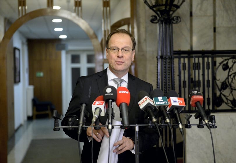 Navracsics ellen tüntetnének Horvátországban