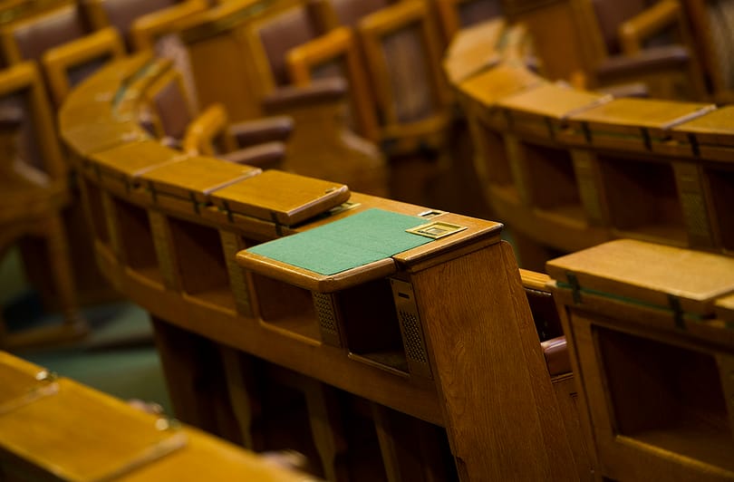Lezsák nélkül folytatná a rabszolgatörvény rövidre zárt vitáját az ellenzék