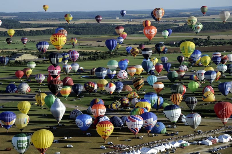 Fotó: új hőlégballonos világrekordokat állítottak fel Franciaországban