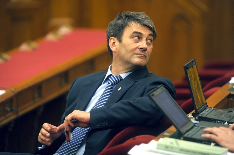Fordulat: a Fidesz megint szereti a multikat
