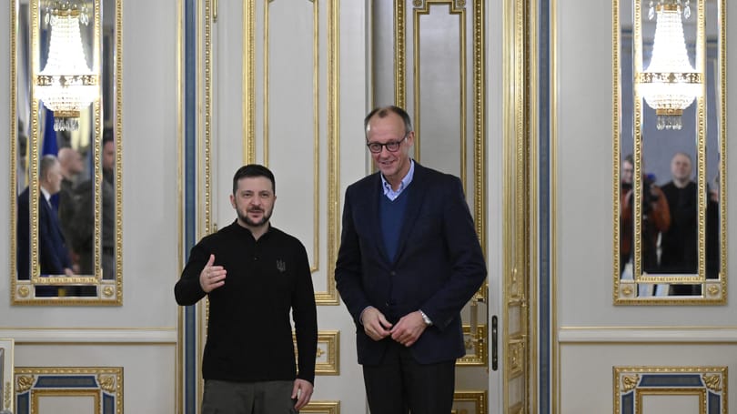 Zelenszkij a háború diplomáciai rendezéséről beszélt Kijevben
