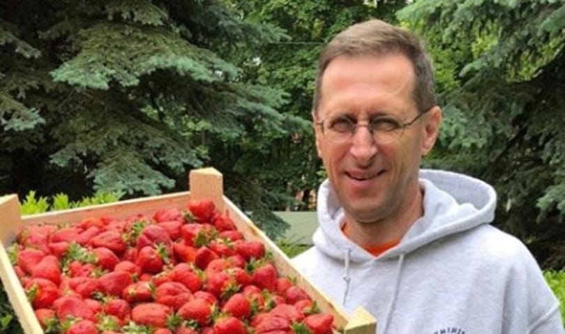 Miniszter így még nem emelt ládányi epret, mint Varga Mihály