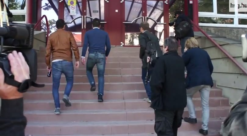 Videó: kisebb szájkarate is volt a Népszabi székházánál