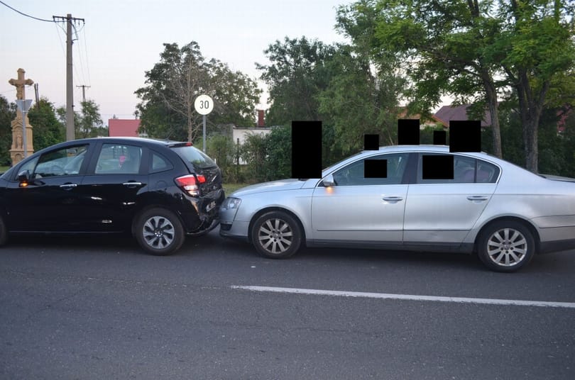 Fotók: Gyerekek sérültek meg egy balesetben Vonyarcvashegyen