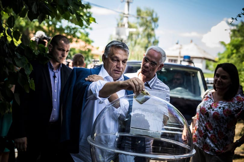Öt-, azaz ötezer forinttal támogatta Orbán Viktor az üldözött keresztényeket