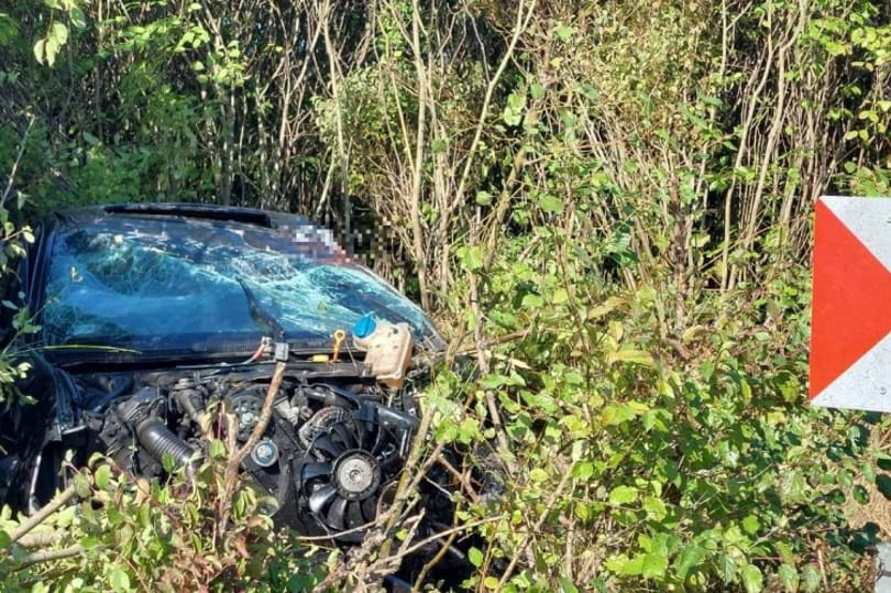 Felborult egy autó az M9-esen, a sofőr nem élte túl a balesetet