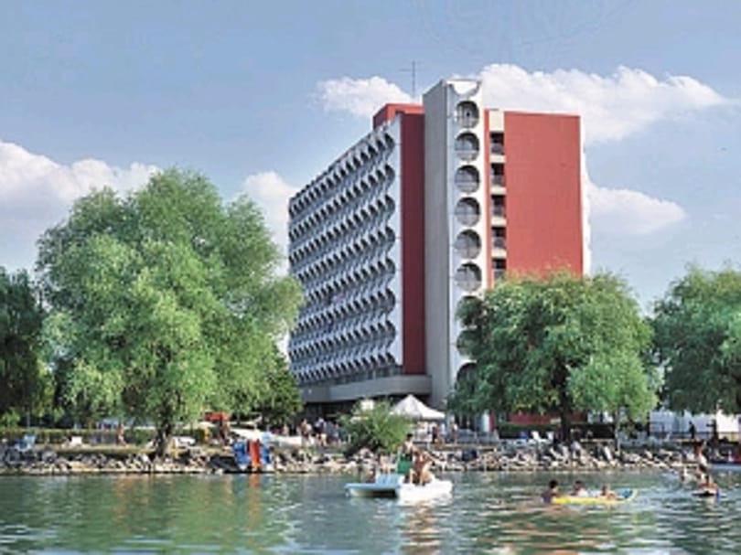 Most érdemes szállodát venni a Balatonnál