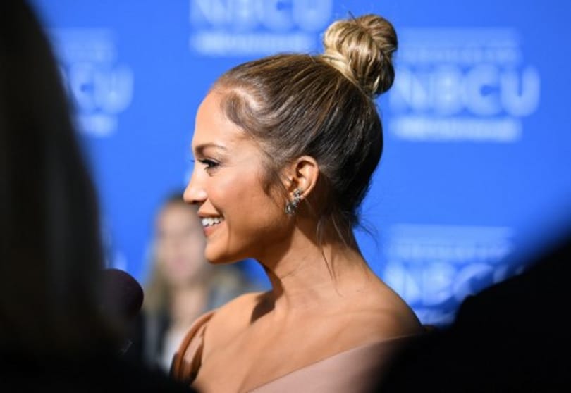 Jennifer Lopez annyira szerelmes, hogy „Ben” feliratú nyakláncot hord