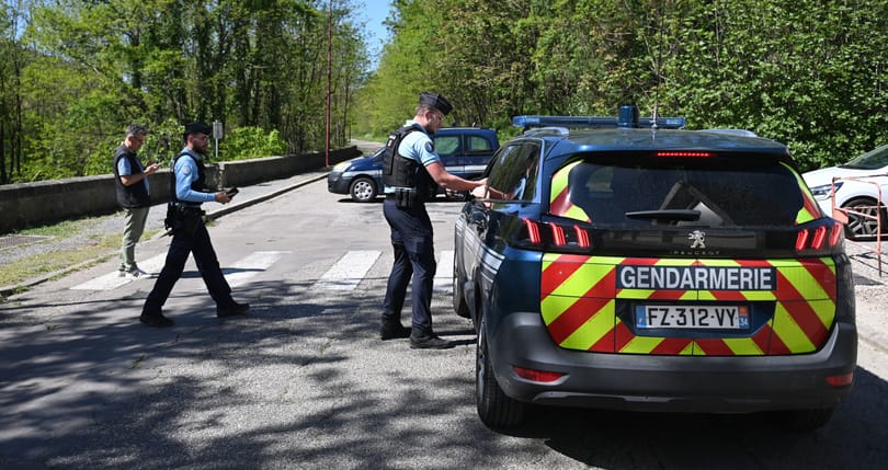Feladta magát Olaszországban a férfi, aki halálra késelt egy muszlim férfit egy francia mecsetben