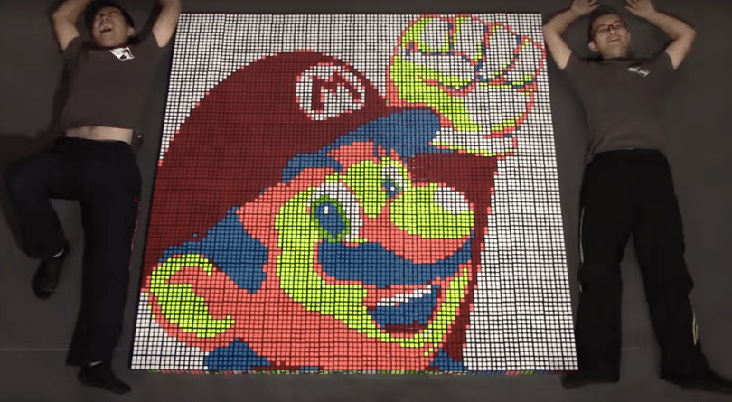 Látványosabb az igazi játéknál is: 900 Rubik-kockából csináltak Super Mario videót