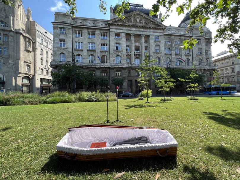 Eladhatják a Belügyminisztérium Dunára néző épületét, a tárca a Várba költözik