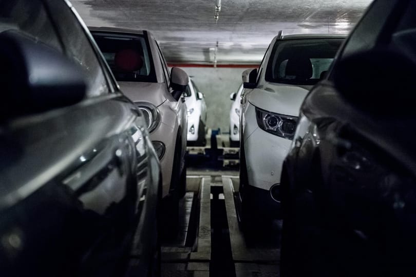 Durván megdobta volna a lakásárakat az új parkolóhely-szabályozás, mégsem mindenki örül, hogy elkaszálták
