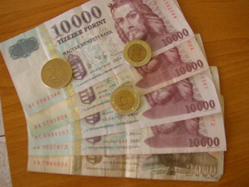 Nyaralóktól csalt ki előleget egy kaposvári nő