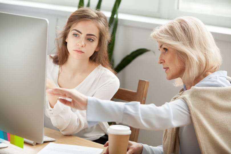 Hogyan segíthetik egymást a nők? Múltbéli minták a jövő munkahelyein