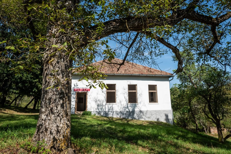 Kihalt falvaink 3.: Derenk, amely útban volt a kormányzó vadászszenvedélyének