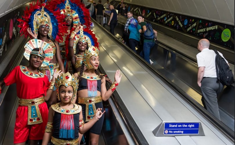 Szakíthatnak egy 95 éves szabállyal a londoni metróban