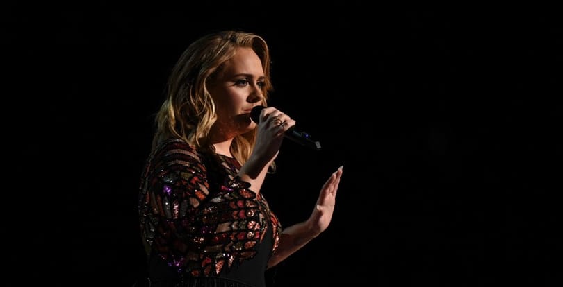 Összeomlott Adele honlapja, miután bejelentette, hogy újra koncertet ad