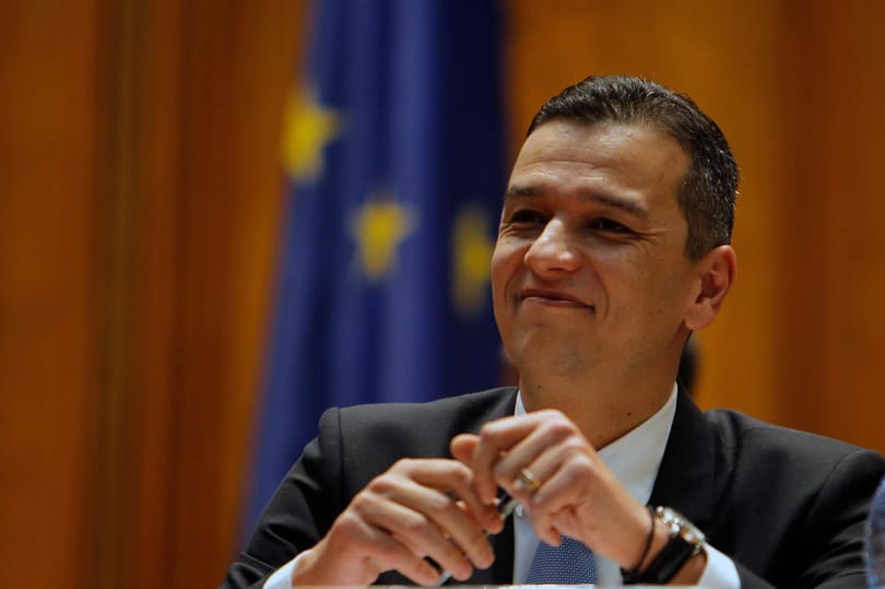 Elbukott a román kormányfő, leváltják