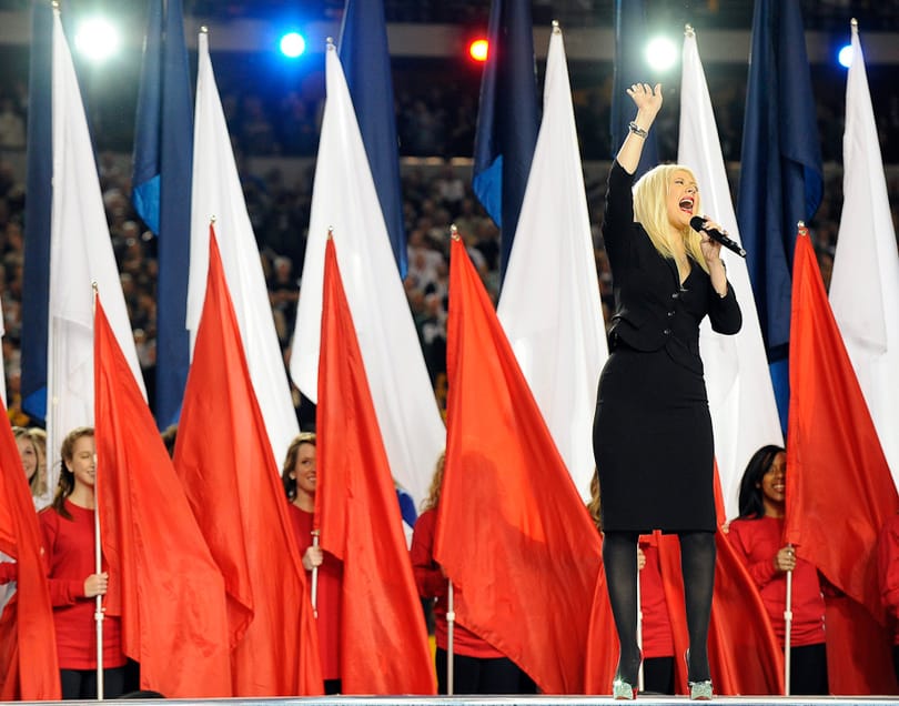 Videó: Christina Aguilera belesült a himnuszba