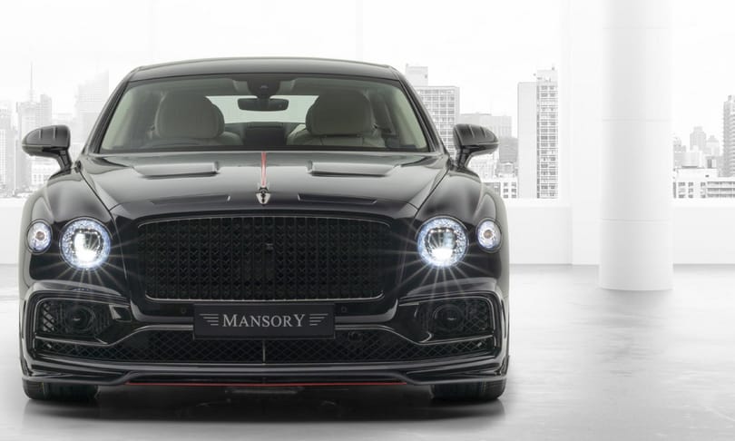 Vészjóslóan sötét a 710 lóerős új Bentley luxusszedán