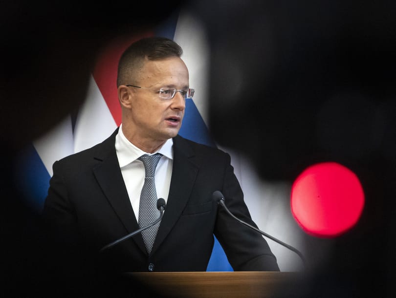 Utolsó akadály, elhallgattatás – Szijjártó megmagyarázta, miért akarják elvenni Magyarországtól a vétójogot