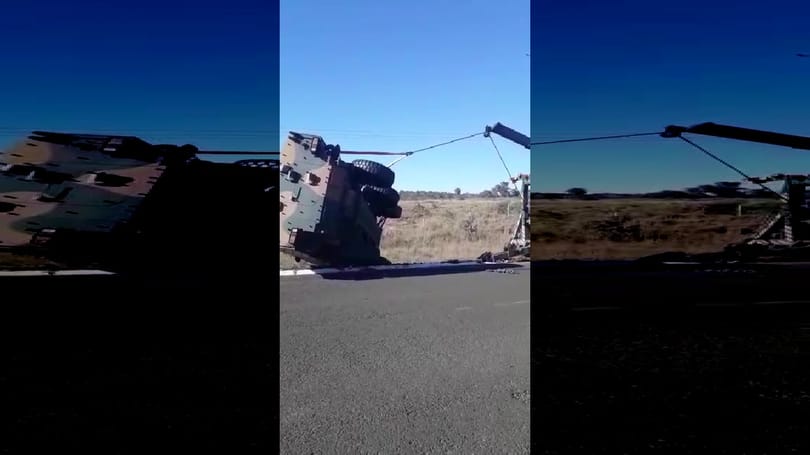 Majdnem jól kitalálták ennek a katonai járműnek a talpra állítását – videó