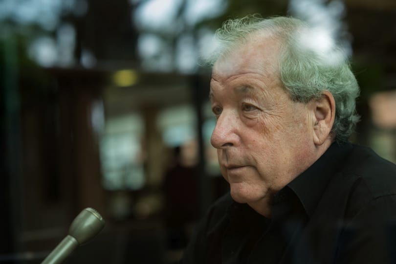 Vámos Miklós egyszer rátaposott a szemüvegére egy újságírónak, aki hazudott róla