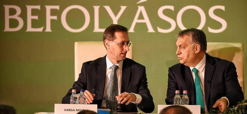 Leépítettek egy csomó embert a minisztériumokból, most kevesen vannak, de a régieket nem veszik vissza