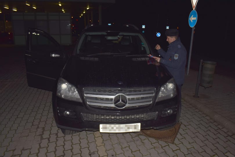 Csengersimánál csak úgy potyognak a lopott autók – ezúttal egy Mercedes terepjáró