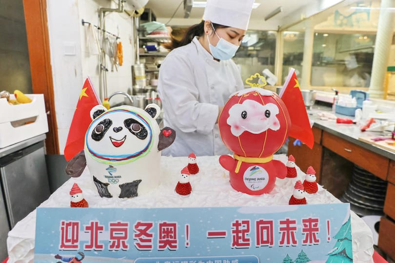 Peking olimpiát is úgy rendez, ahogy a világhoz viszonyul: a maga módján