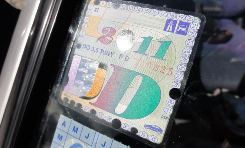 A csehek is utolérik a világot, jön az e-matrica náluk is