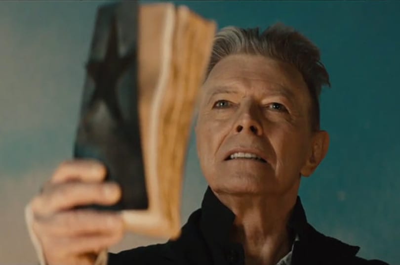 David Bowie és Prince előtt is fejet hajt Az Igazság Ligája – fotó
