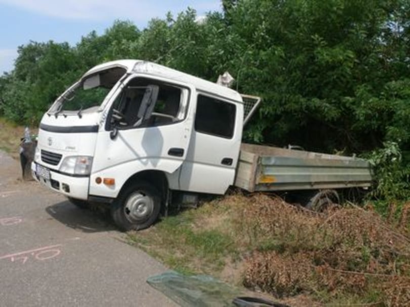 Árokba repült a Toyota