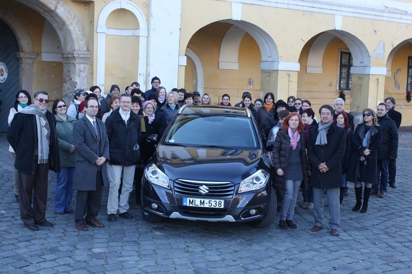 Suzukit vitt a Mikulás Esztergomnak - fotó