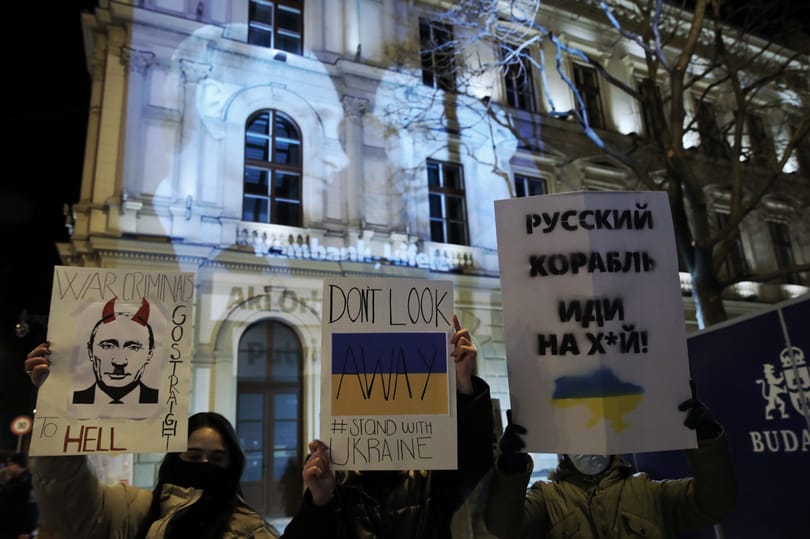 Leminősítette a Fitch a kémbank néven is ismert Nemzetközi Beruházási Bankot