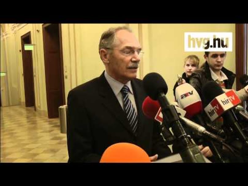 Ha elveszik a doktorit, a személyi igazolványból is ki kell íratni 