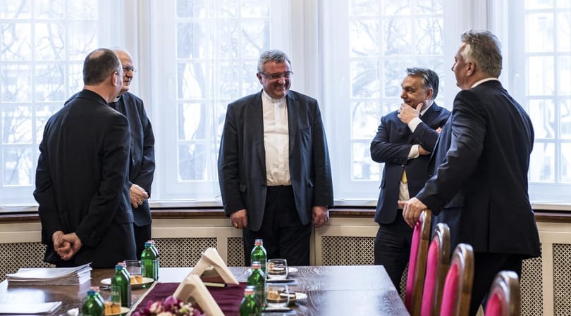 Orbán bizalmasaival együtt tiszteletét tette a katolikus főpapságnál
