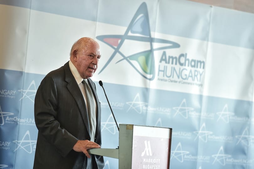 Fenyegetésnek is beillő üzenetet küldött Orbánéknak az amerikai nagykövet