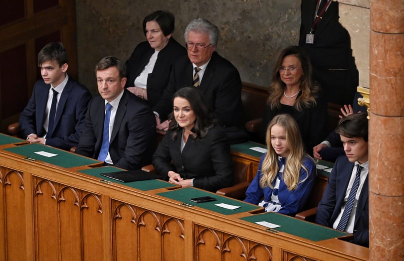 Az egykori főállású anya, aki utál boltba járni és most a Sándor-palotába költözik