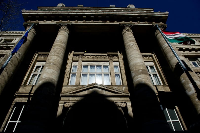 Arcpirító érveléssel akadályozza tovább a közérdekű adatok megismerését a győri városüzemeltető és a szemétszállító