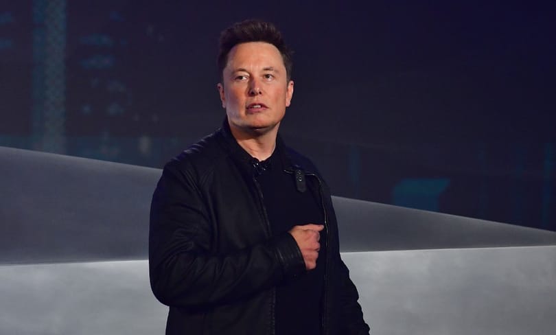 Elon Muskot szexuális zaklatással vádolja a SpaceX egyik légiutas-kísérője