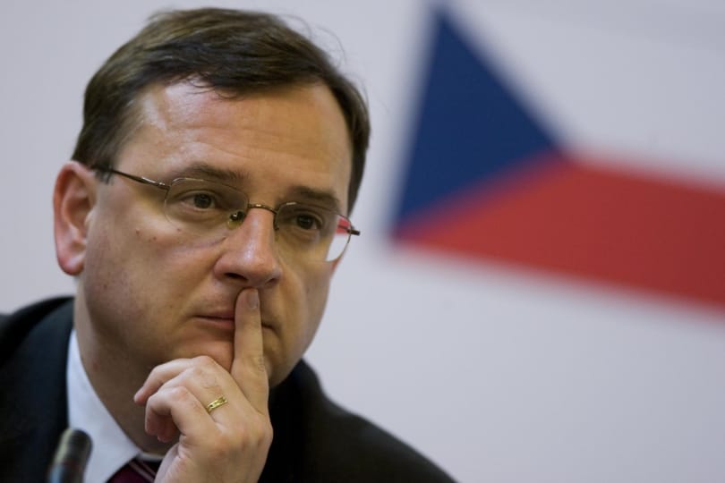 A cseh kormányfő kihagyhatja a V4-csúcsot