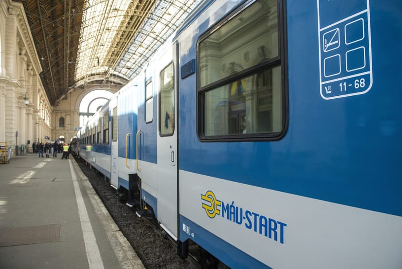 Vonatok is kimaradhatnak az év végén, ha nem változtat bérpótlékelosztásán a MÁV