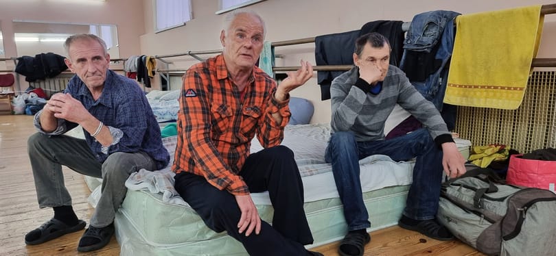 Földes András riportja Zaporizzsja menekülttáborából: „15-ször vertek meg egy övvel. Miért? Egy Facebook-poszt miatt”